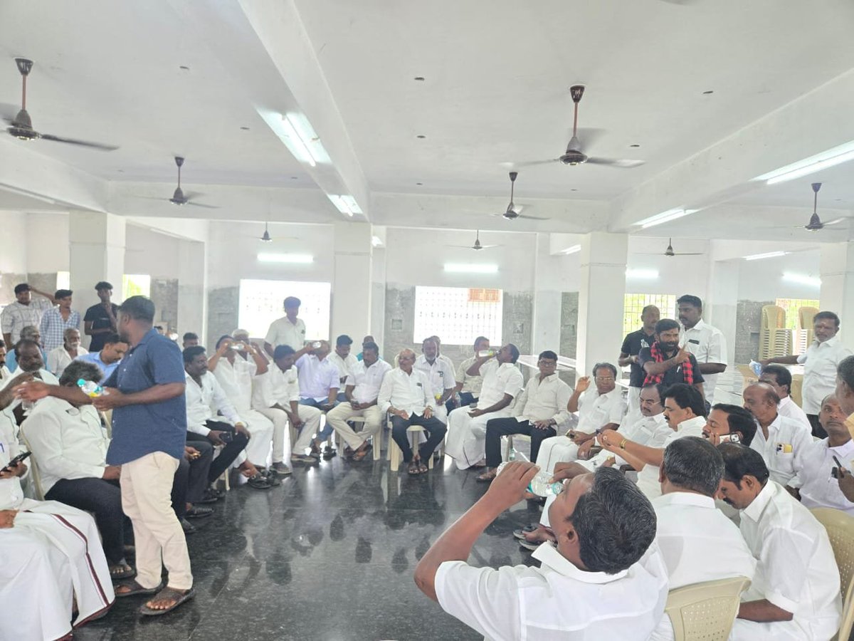 skpkaruna's tweet photo. போராட்டம், கைது. 

Back to Form. 

புத்துணர்ச்சி டானிக் அளித்த #தொடைநடுங்கி_அரசு க்கு நன்றி. https://t.co/3HQS2x4M6K