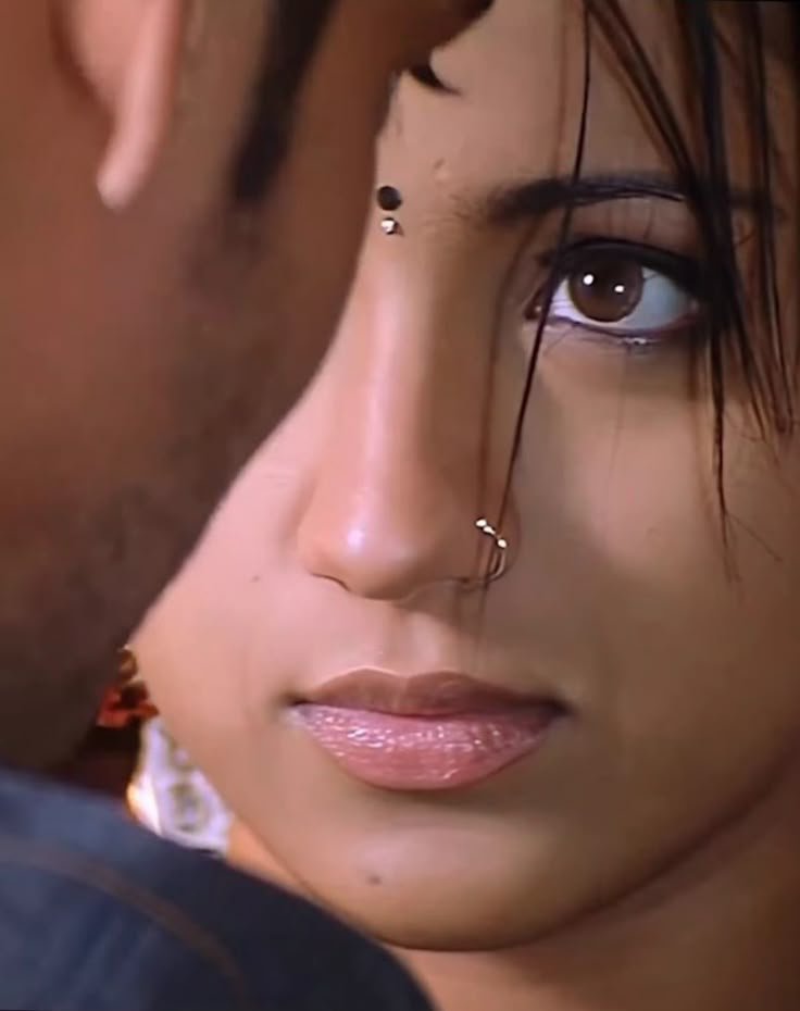 insta_reels_'s tweet photo. When I apply lipsglossy for the first time 
Bull 🐂 to me: summa sola kudathu lipstick potathum apude ah pombala mathiri eh eruka di munda 🥵 https://t.co/uGhXwKxRvl