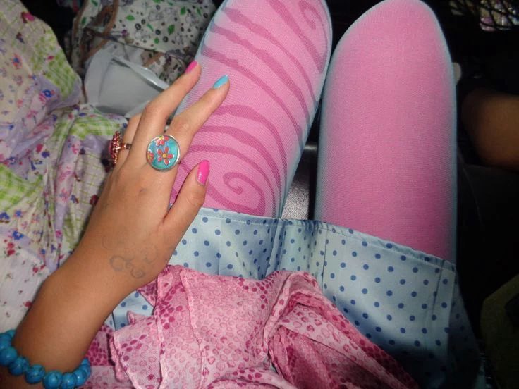 spikedtears's tweet photo. 𓊆ྀི❤︎𓊇ྀི  #moothunt 𓊆ྀི❤︎𓊇ྀི
bibi   ,or  vivi  !  .𖥔 ݁ ˖  6teen  ^_^
       she    ノ   her   &amp;   ndni
              ♡ or ↻ 4  moots

𐂯  #shtwt #shedtwt #drugtwt #multifandom #introtwt #988twt #promotwt https://t.co/25BQRNu8I1