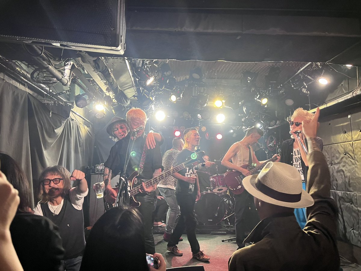 ZETSUfukuda's tweet photo. 土曜日はバーテイクに来てくれてありがとうございました
このライブは我々のやりたいことを段々とやれてきたような気がしました
この企画に混ぜてくれてありがとうね https://t.co/Co5qPSn4sX