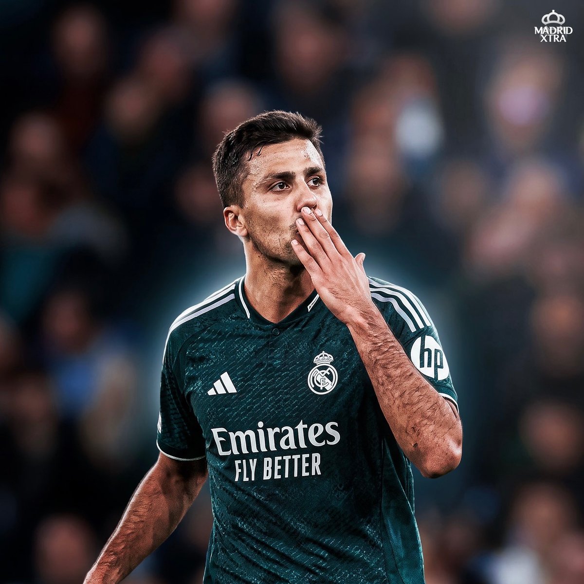 MadridXtra's tweet photo. 🚨💣 BREAKING: Real Madrid consider Rodri’s signing a DONE DEAL.

They are now only waiting for Man City to sign Ayyoub Bouaddi.

FINAL STAGES. @Sergivalentin_ 🇪🇸🤍 https://t.co/VNy7Lrr6W8