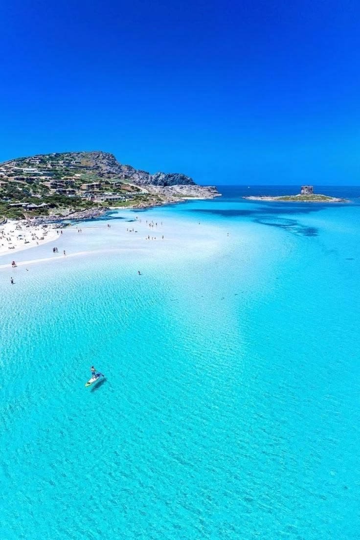 Amazingeyes89's tweet photo. Sardinia Italy in summer  🇮🇹 https://t.co/c1mq6MZXzJ