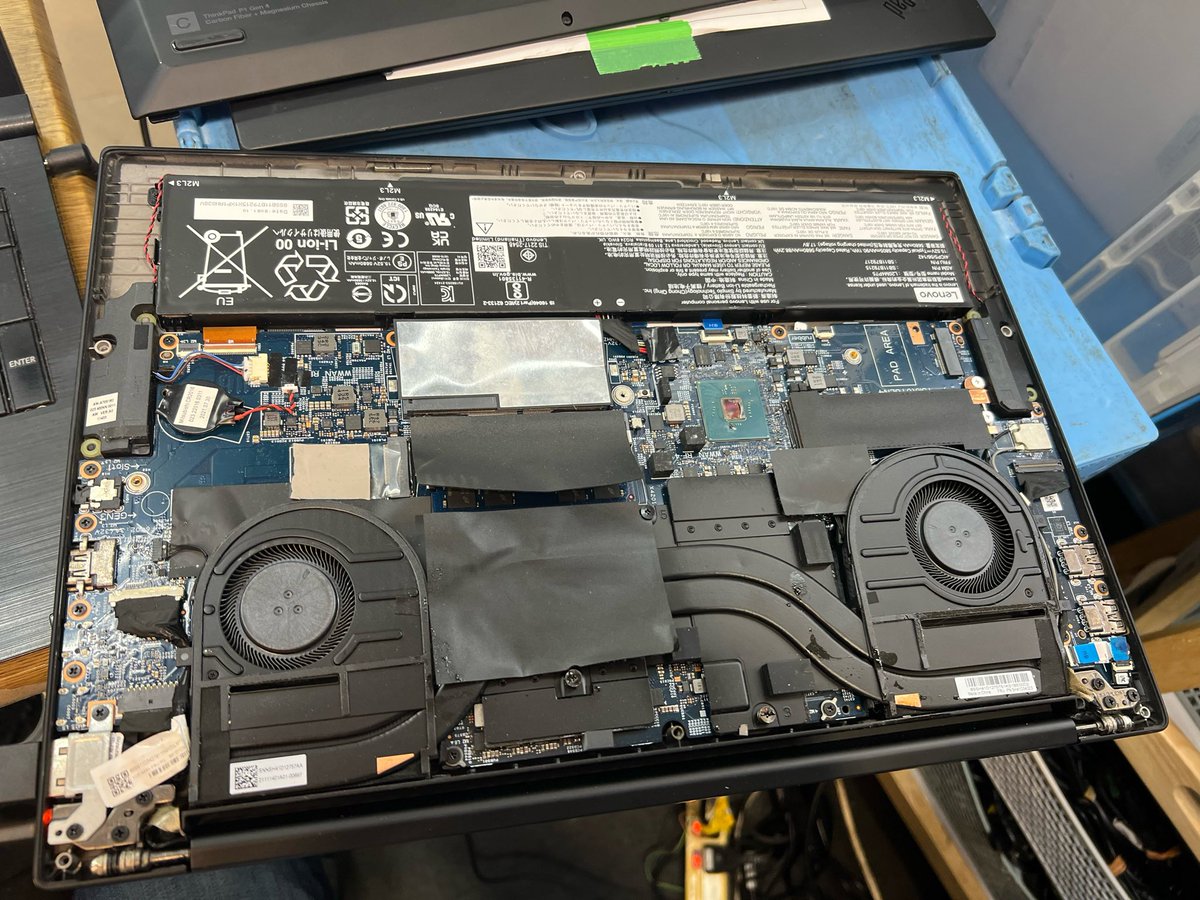 akibajunks's tweet photo. Lenovo i7-第11世代　5台の内　1台　電源が入らない理由が　わかったのだm(._.)m
なんか　爆破しているのだm(._.)m https://t.co/4gVKGifJUB