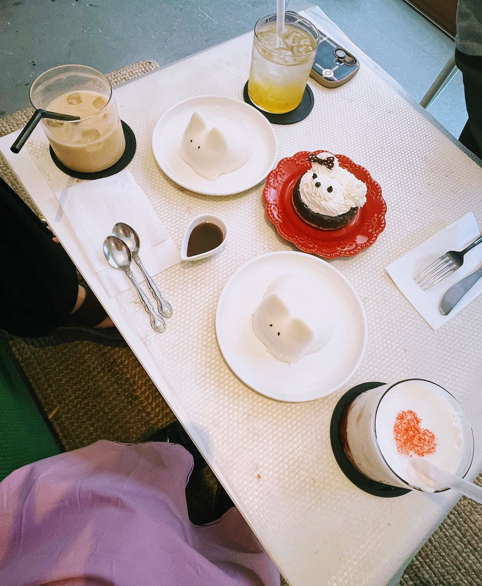 CabingCororo's tweet photo. うさぎをぷるぷるしに行った♡
久々の3人楽しかった〜 https://t.co/M7lMzxp8YB