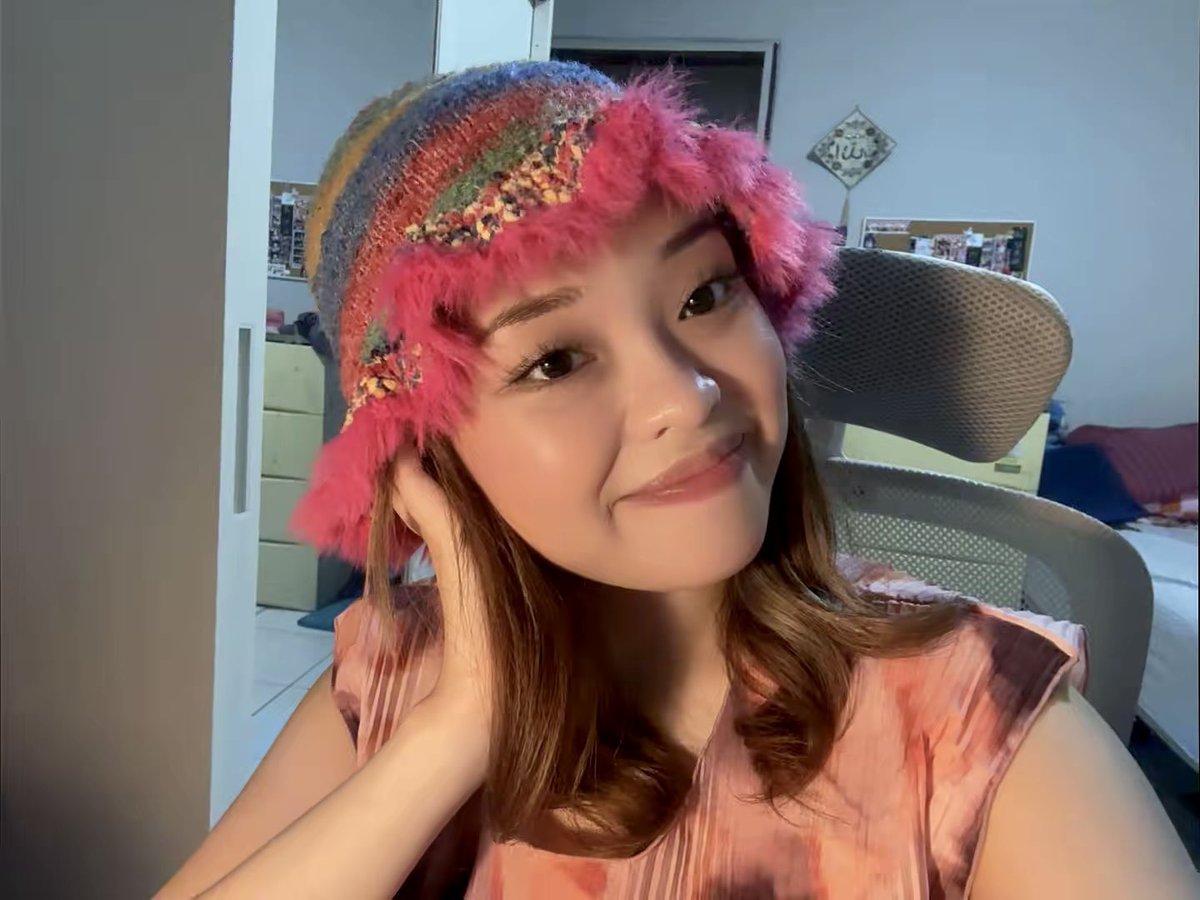 skrthurtt's tweet photo. iseng nyari topi lucu, eh nemu topi ini ☺️ https://t.co/GupMZEhs3W