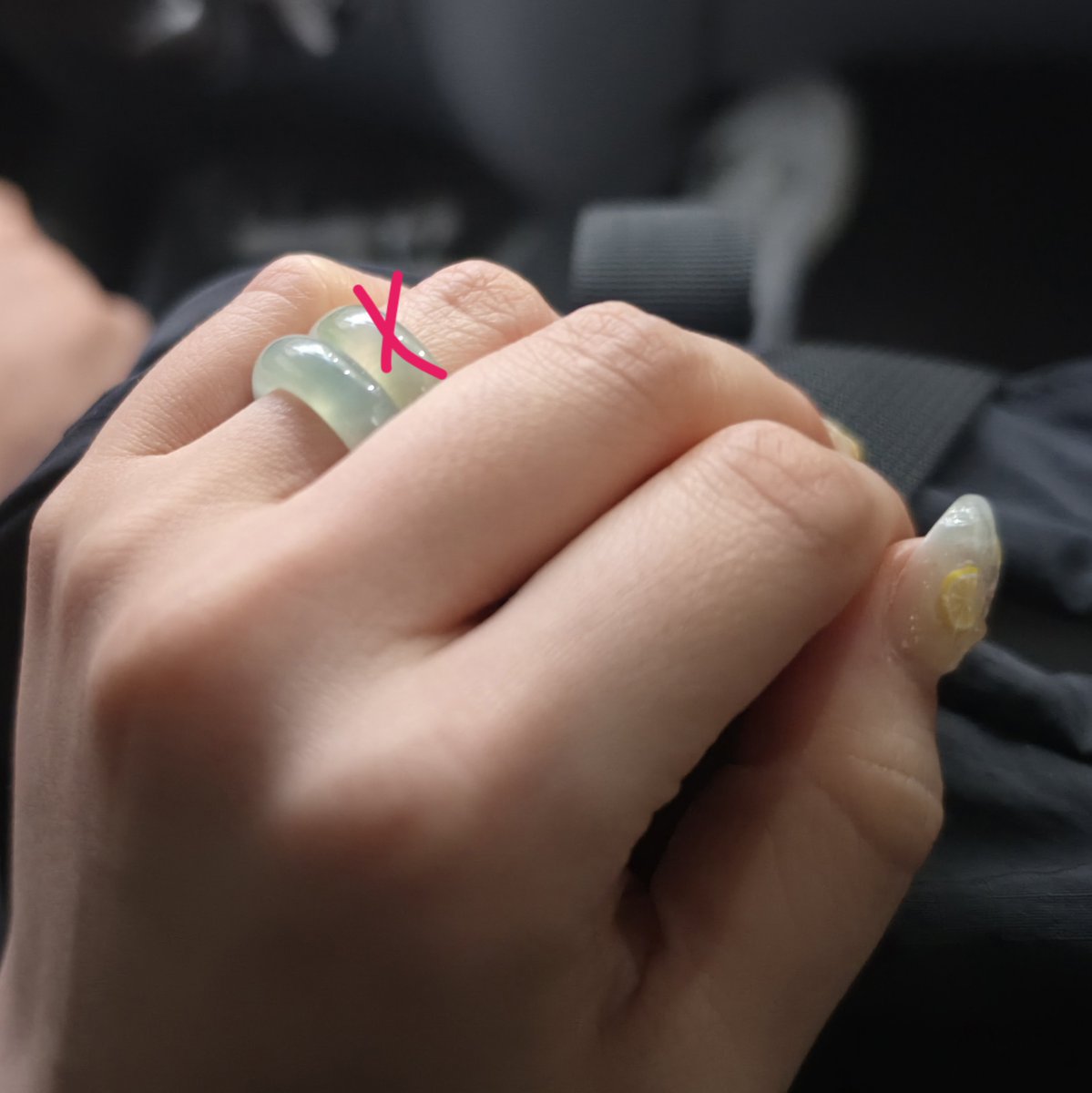 somyoum's tweet photo. #원석마켓 #주얼리마켓 
마켓출신 비취반지 15만원
내경 약 15.9~16mm
예쁘지만 사이즈가 애매하여.. ㅠㅜ
1.2.3은 자연광, 4는 실내 에서 촬영했습니다! https://t.co/xvRQfvhNfo