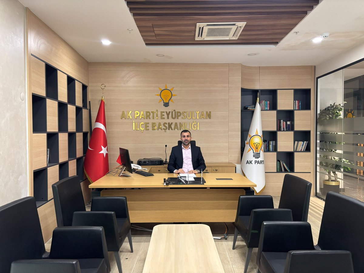 eyupilceakparti's tweet photo. Yine, Yeniden YENİ EYÜPSULTAN!  için nöbetteyiz.🇹🇷

Bugün, İlçe Başkanlığımızda Yürütme Kurulu Üyemiz Fatih Gürbüz nöbetçidir. 

Nöbet Saatimiz: 
⏰ 10.00-17.00
✍️ Soru, görüş ve önerileriniz için İlçe Başkanlığımızı ziyaret edebilir;
☎️0212 418 51 96’yı arayabilirsiniz. https://t.co/mEryUFTeSf
