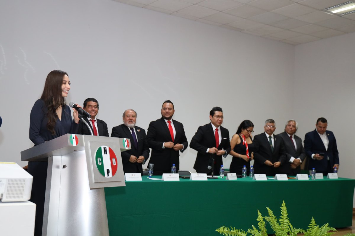 SMI_Nacional_'s tweet photo. 📌 ​Nuestra Secretaria General @CNOPNacional Dip. @fuensantaGuerr4 , reconoció a la SMI como un aliado estratégico para transformar el conocimiento en desarrollo para México.

​¡Felicidades a los galardonados! 💪🏻
​#CNOP #IngenieríaMexicana #DesarrolloNacional

@alitomorenoc https://t.co/KKVJ9wuy0L