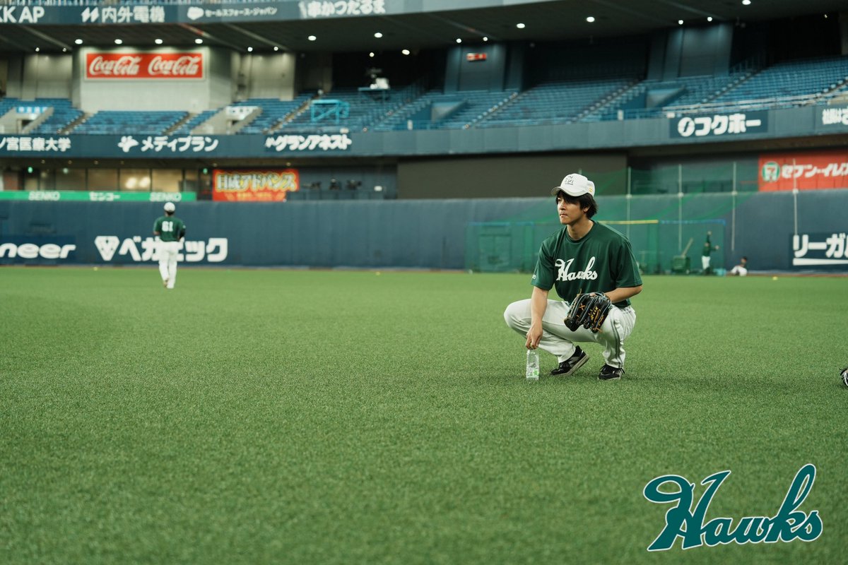 HAWKS_official's tweet photo. シュッ、ヒュー、クルン、コテン

#柳町達 #南海ホークス 
#sbhawks #全新 https://t.co/dtvEEB2n48