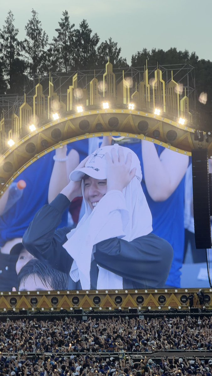 alwaysjh529's tweet photo. 화요일인데 아직도 흠뻑쇼 박지훈에서 못 빠져나오는 중.. https://t.co/cFlOcpoVym