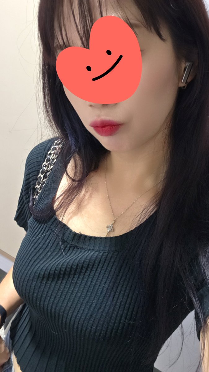 Gray2red's tweet photo. 출근시간에나 내가 퇴근이 늦을때면 힘나게 사진좀 보내라 하면 요즘들어 자주 보내주는 와잎..  자기 자신이 찍고 징그럽다며 바로 보내주고 지웠지만 요즘들어 점점 본인도 재미를 느껴가는중.
낼 잠실에서 보실 부커분 손?
#육아부부 #부커만남 #와이프
#경기남부  #초보부부 https://t.co/OGHIcIY0GC