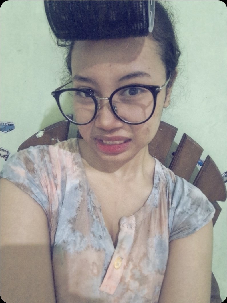 harsayce's tweet photo. Ko aku ky ahjumma gtu yak disini, kinda hot too hmzz :) https://t.co/8wAlQ3gTJn