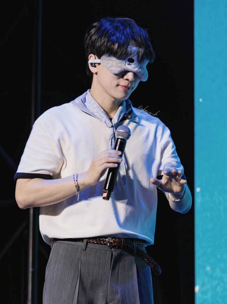 e_bay_h's tweet photo. [HQ] 260802 상하이 팬미팅
BTOB Fanmeeting in Shanghai

광냥이 4컷😼

@BTOB_SEKwang 
#BTOB #비투비 
#서은광 #은광 #SEOEUNKWANG https://t.co/UoGlwwg2vQ