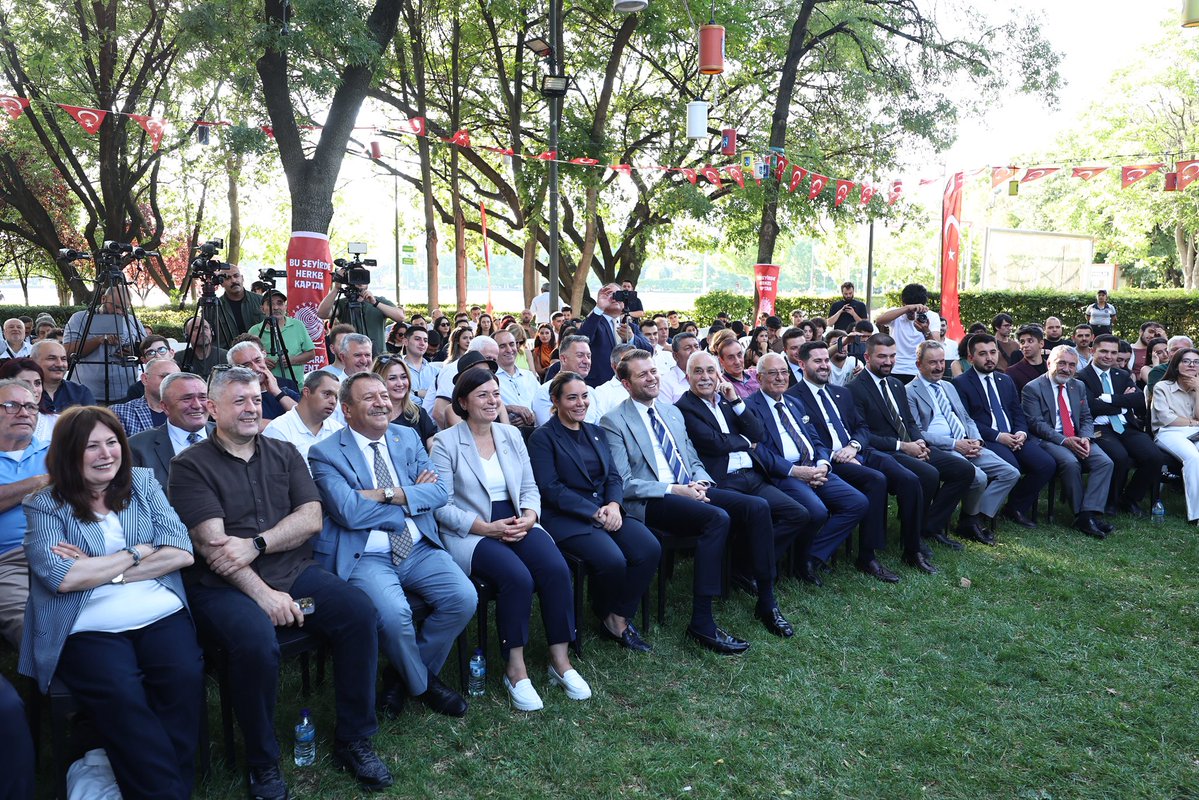 iyiparti's tweet photo. Genel Başkanımız Sayın Müsavat Dervişoğlu, 

Ankara Kent Konseyi’nin ev sahipliğinde gerçekleştirilen söyleşide Başkentimize, Ankara’nın kent kimliğine ve güncel konulara ilişkin soruları yanıtladı.

Nazik ev sahiplikleri dolayısıyla Ankara Kent Konseyi Başkanı Sayın Halil İbrahim Yılmaz’a ve tüm paydaşlara teşekkür ediyoruz.
