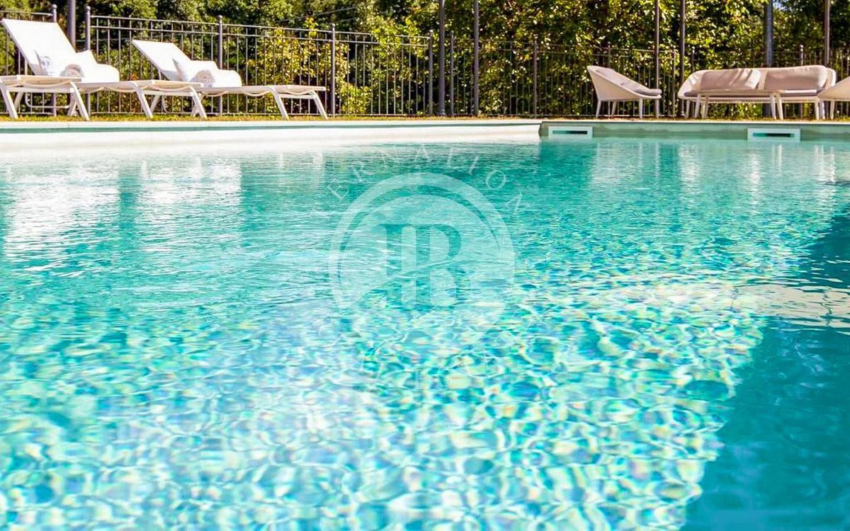 castlecoldotcom's tweet photo. Price on application · Licciana Nardi, Italy

17th-century castle · 14 bedrooms · wellness facilities

#castlecollector #castlesforsale #Tuscany https://t.co/rOIvfM0HQg