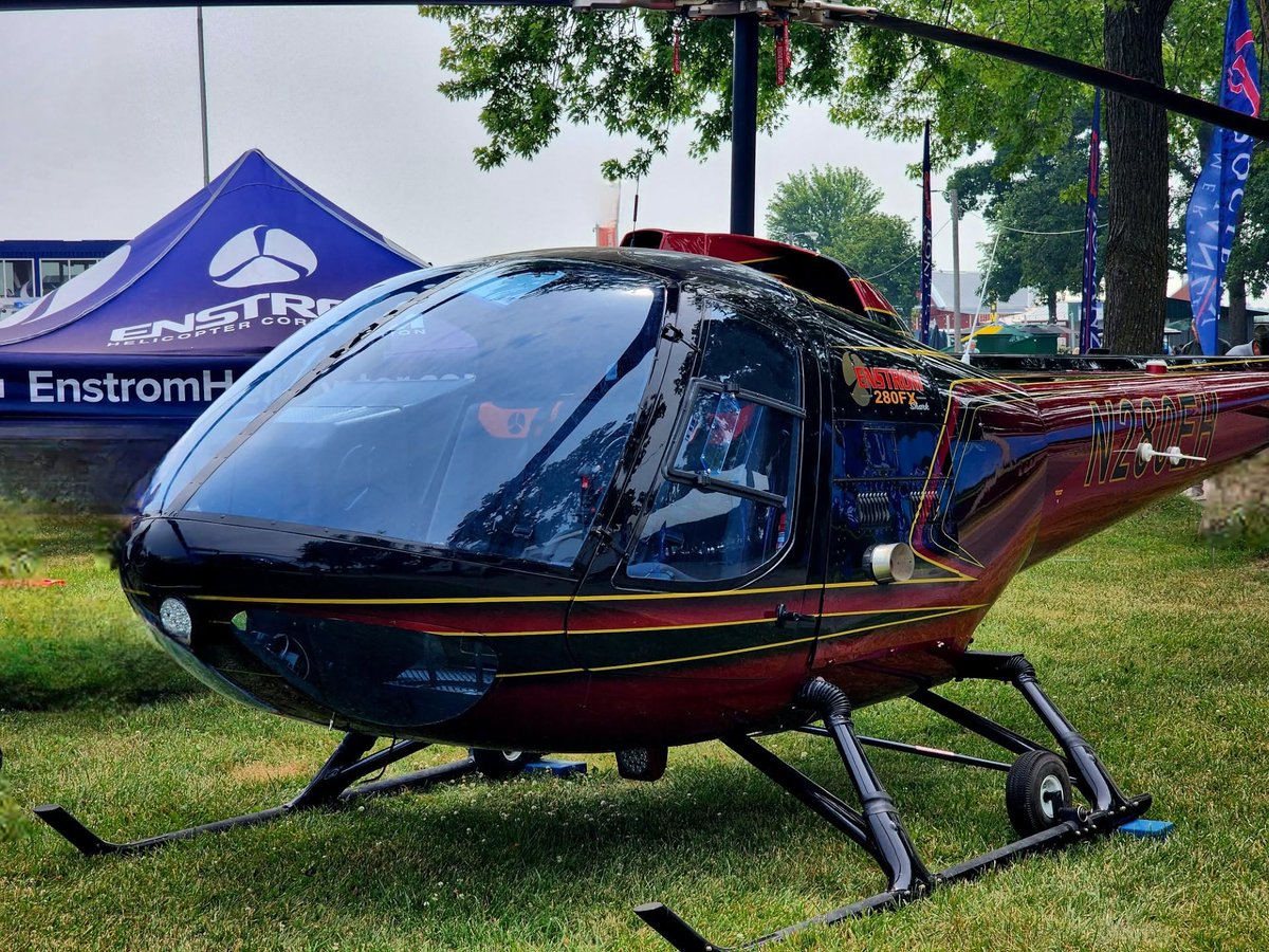Aerofacility_O's tweet photo. 「EAA AirVenture 2026」最高のスタート!✈️✨初日から新たな出会いと空への熱いトークで盛り上がりました👏まだまだイベントは始まったばかり!会場にいる方はぜひ写真や思い出を教えてね📸👇
#エンストロム
#Enstrom
#480BElite
#480B
#ヘリコプター https://t.co/3NRXG7vngr