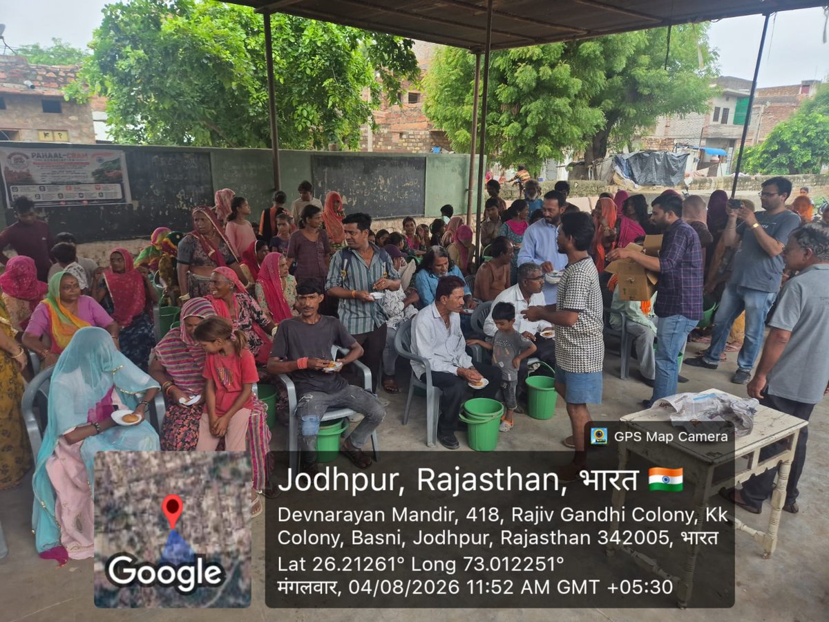 JodhpurMC_'s tweet photo. नगर निगम जोधपुर द्वारा बीपीएल परिवारों को डस्टबिन वितरित किए गए। इस अवसर पर परिवारों को गीला, सूखा, सैनिटरी एवं स्पेशल केयर वेस्ट को अलग-अलग संग्रहित करने के महत्व की जानकारी देकर स्रोत स्तर पर कचरा पृथक्करण अपनाने के लिए प्रेरित किया गया।
#4WayWasteSegregation #SwachhAadat Se https://t.co/1VRWbuX1ay