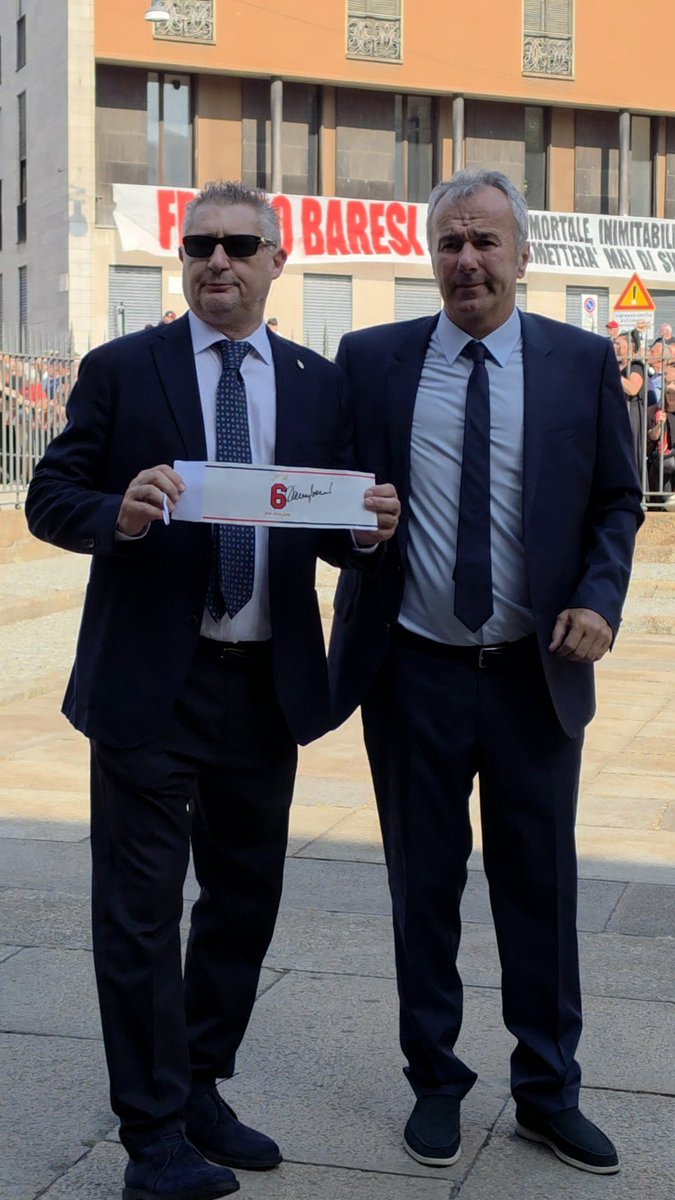 AntoVitiello's tweet photo. La commozione di Savicevic e Massaro https://t.co/amFmvSlJoo