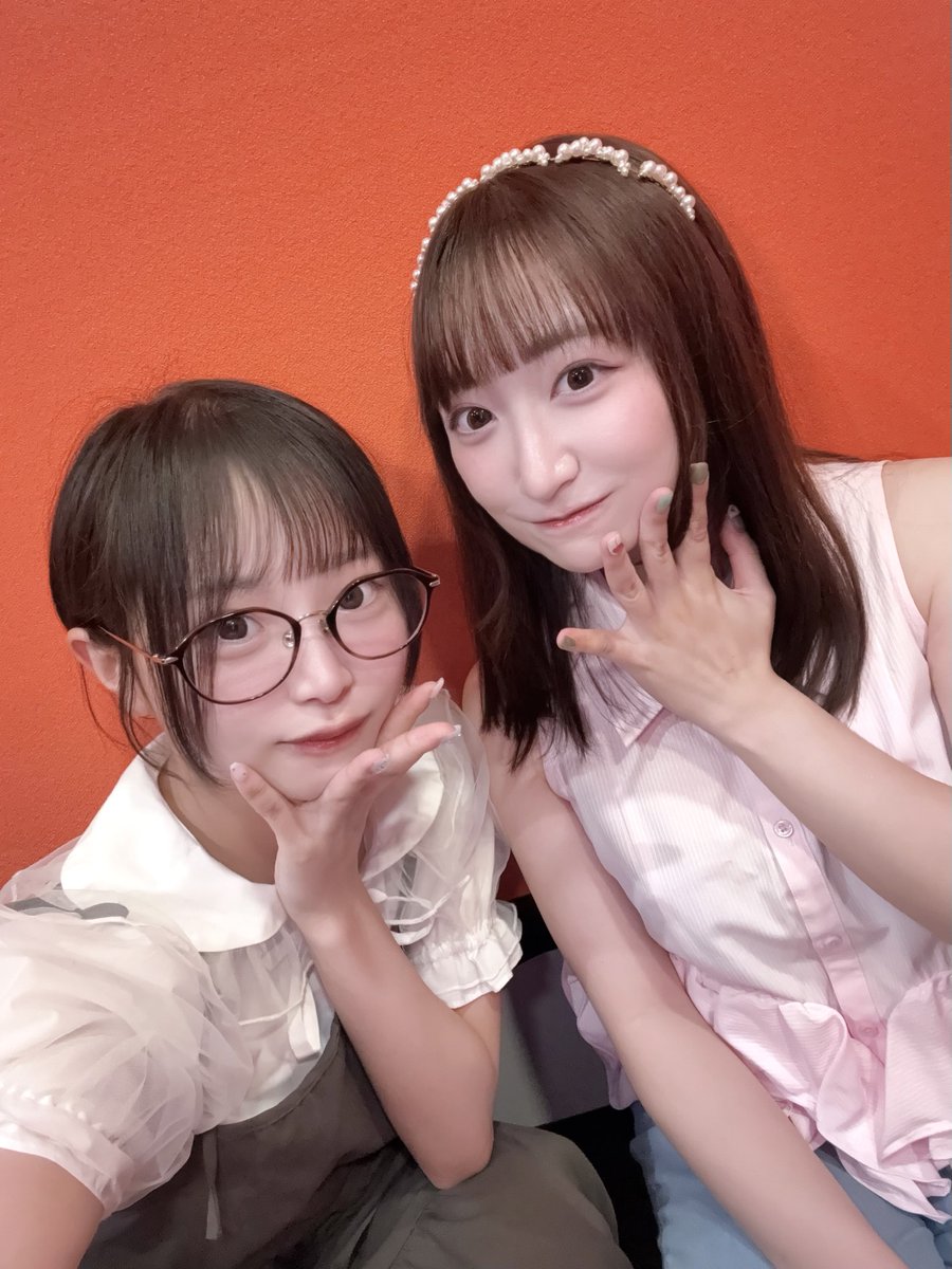 sakuraihi_na's tweet photo. ［📻 #のんひな］更新日！

50回目の節目イブ49回目の配信でした〜〜すごい⸜☺︎⸝‍ 例のアプリは奏音とも一緒にやっています。

優秀な探偵もしくは助手になりたい🕵️‍♀️

https://t.co/6wBOLQ95LC https://t.co/JFSnGnBfRE