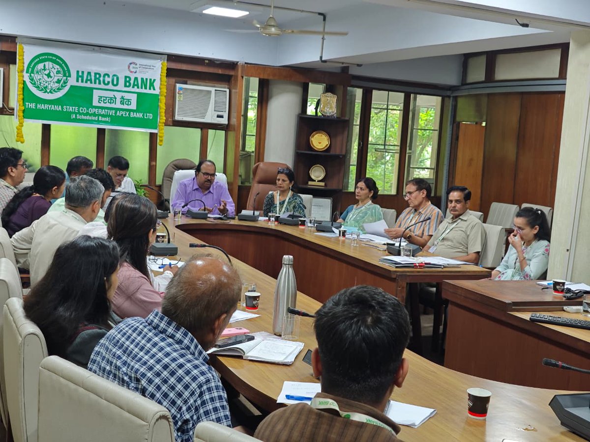 harcobank's tweet photo. HARCO Bank held a Branch Managers' Review Meeting under the chairpersonship of Dr. Prafulla Ranjan, MD &amp; CEO, HARCO Bank.
The meeting was attended by Mrs. Urvashi Gupta, General Manager; Mrs. Sudha Sharma, Deputy General Manager; Branch Managers &amp; other officials of the Bank https://t.co/8AS7bYe7iT