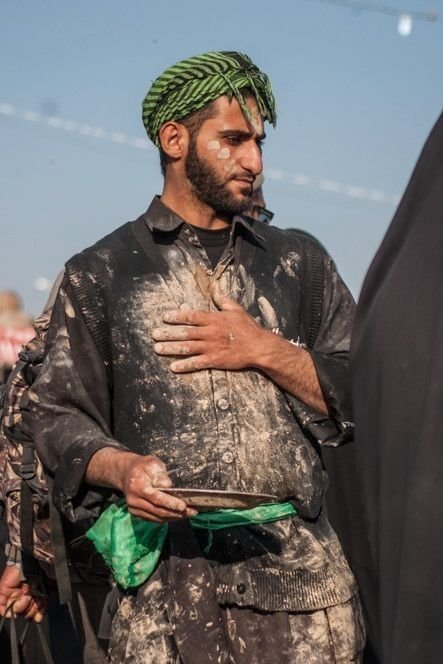simina_sa's tweet photo. آینده را نه با اختلاف، بلکه با وحدتی می‌توان ساخت که از محبت اهل‌بیت(ع) و مکتب حسین(ع) الهام گرفته باشد.
#یا_لثارات_الحسین #وحدت_حسینی https://t.co/1iTd1xqWIk