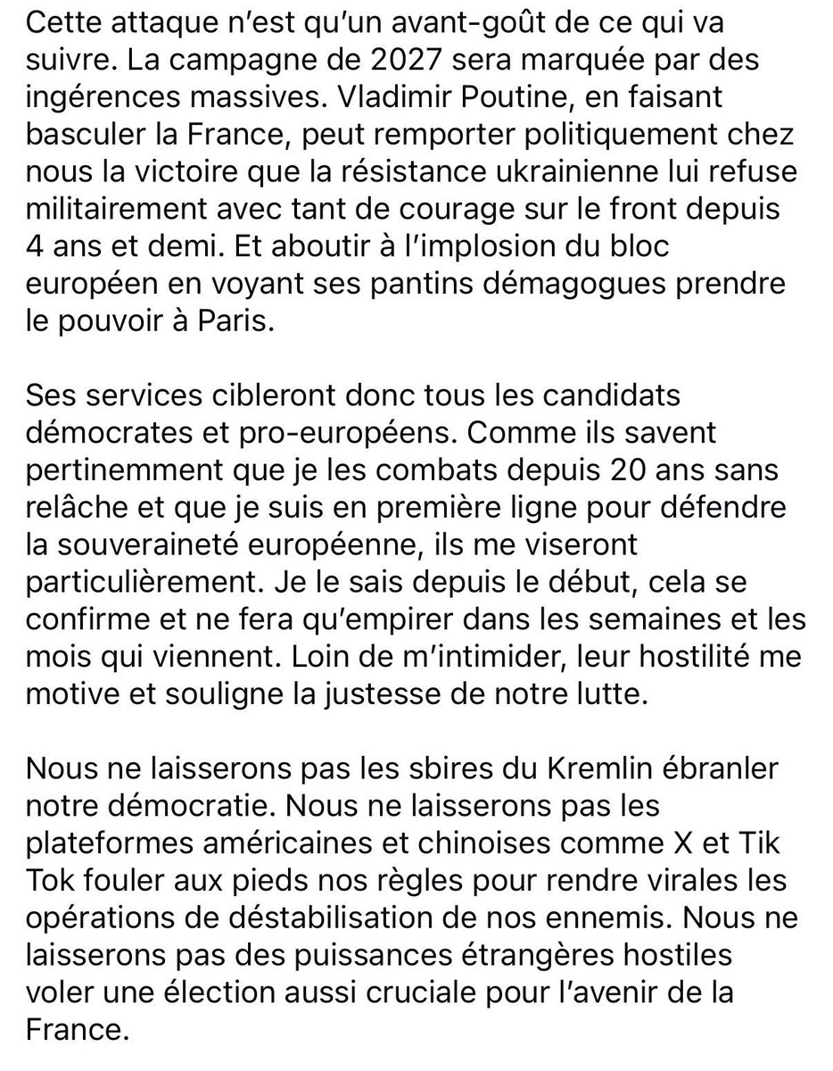 f_philippot's tweet photo. Important ! ⤵️

Dans sa réponse ce matin à une supposée rumeur contre lui (dont personne n’avait entendu parler, comme d’habitude), rumeur bien sûr alimentée par la Russie, Raphaël Glucksmann donne le mode d’emploi d’annulation de l’élection présidentielle française pour « ingérence russe », à la roumaine !

Lisez et diffusez svp : chaque mot compte. 
Il exprime ici l’exact plan du Système pour ANNULER la présidentielle « au cas où ».
À la roumaine…

⤵️