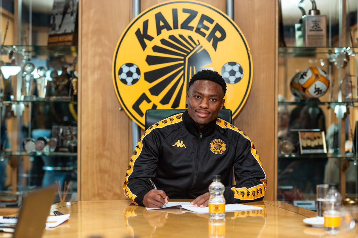 Tobisani1's tweet photo. He is quality ,he is young and energetic . But he is a human being . He will make mistakes at times on the pitch . He will need our full support even if he doesn't hit the ground running . Let's support our players and motivate them instead of booing them💛✌️ https://t.co/EIUIoySL9n