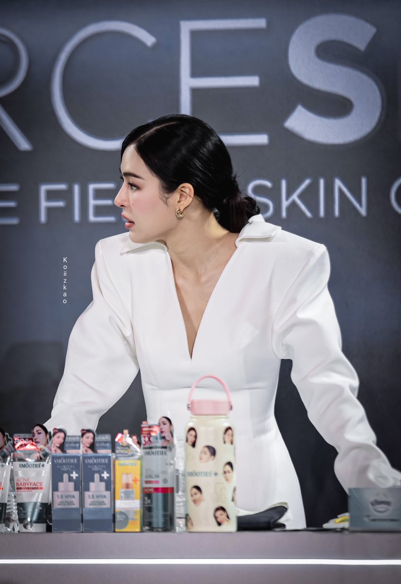 Koiiz9's tweet photo. 🤍😳🫠

LINGORM PRESENTER SMOOTHE
#LingOrmxSmoothE_FIERCESKIN
#Linglingkwong #หลิงหลิงคอง https://t.co/9mg9N8MDYS