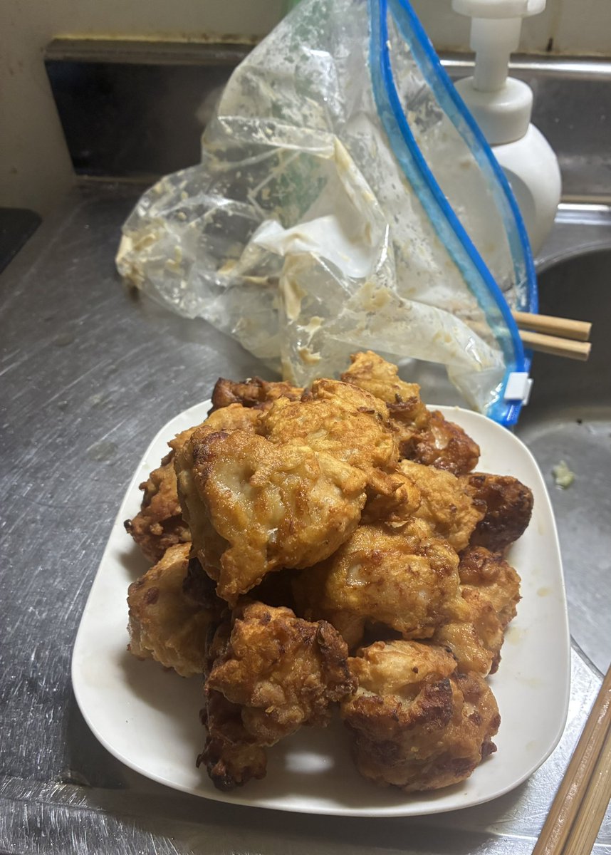 AtoQwer's tweet photo. 唐揚げ作った https://t.co/4S3SJBFB5P