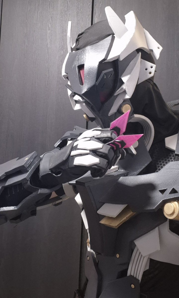 CordialDrop's tweet photo. @11Vadu 's half-mask has arrived!! ✨️ https://t.co/9RTuQMpZ41