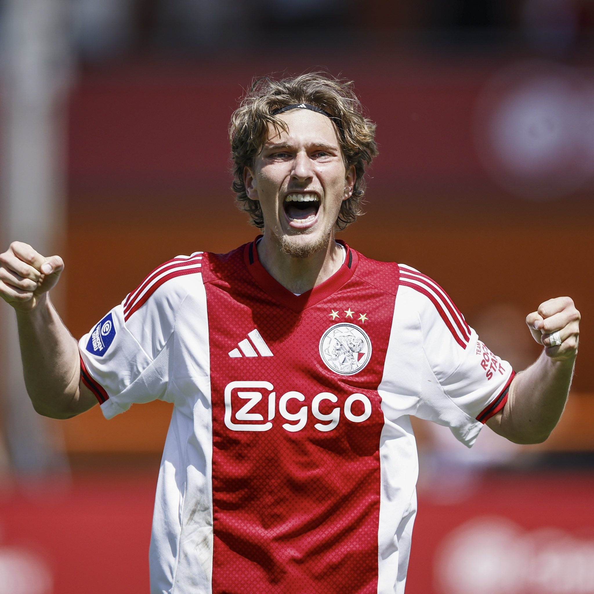 🚨 L’AJAX AMSTERDAM REFUSE L’OFFRE DE 40 M€ + 5 M€ DE BONUS DU PSG POUR...