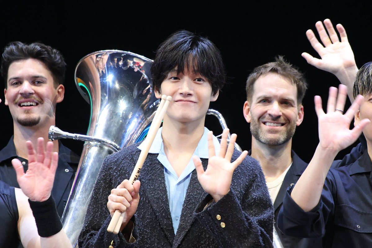 3noma_'s tweet photo. 生まれたてやのにスティック持ってて、偉いな https://t.co/1e3XGBCRlL