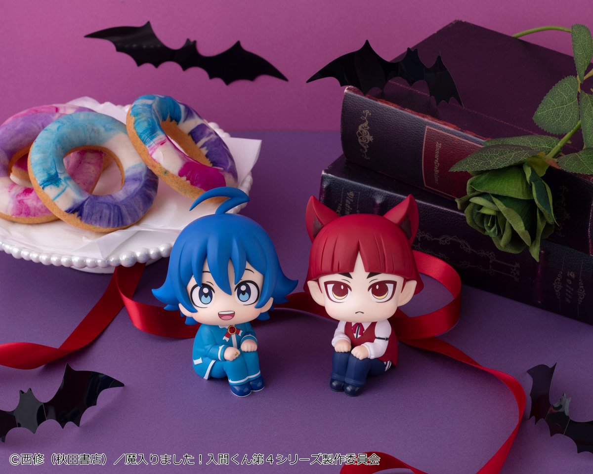 megahouse_tori's tweet photo. 【#入間くん😈】

◤彩色原型初公開！◢

😈━━━━⋆★⋆━━━━😈
見上げる見守るフィギュア るかっぷ
魔入りました！入間くん
鈴木入間
オペラ
😈━━━━⋆★⋆━━━━😈

るかっぷにアニメ『魔入りました！入間くん』より、
鈴木入間とオペラが登場メガ～🐥

⏰予約開始は8月6日(木)

予約情報は当アカでお知らせメガ！
https://t.co/W3mnhdnEuz

#るかっぷ