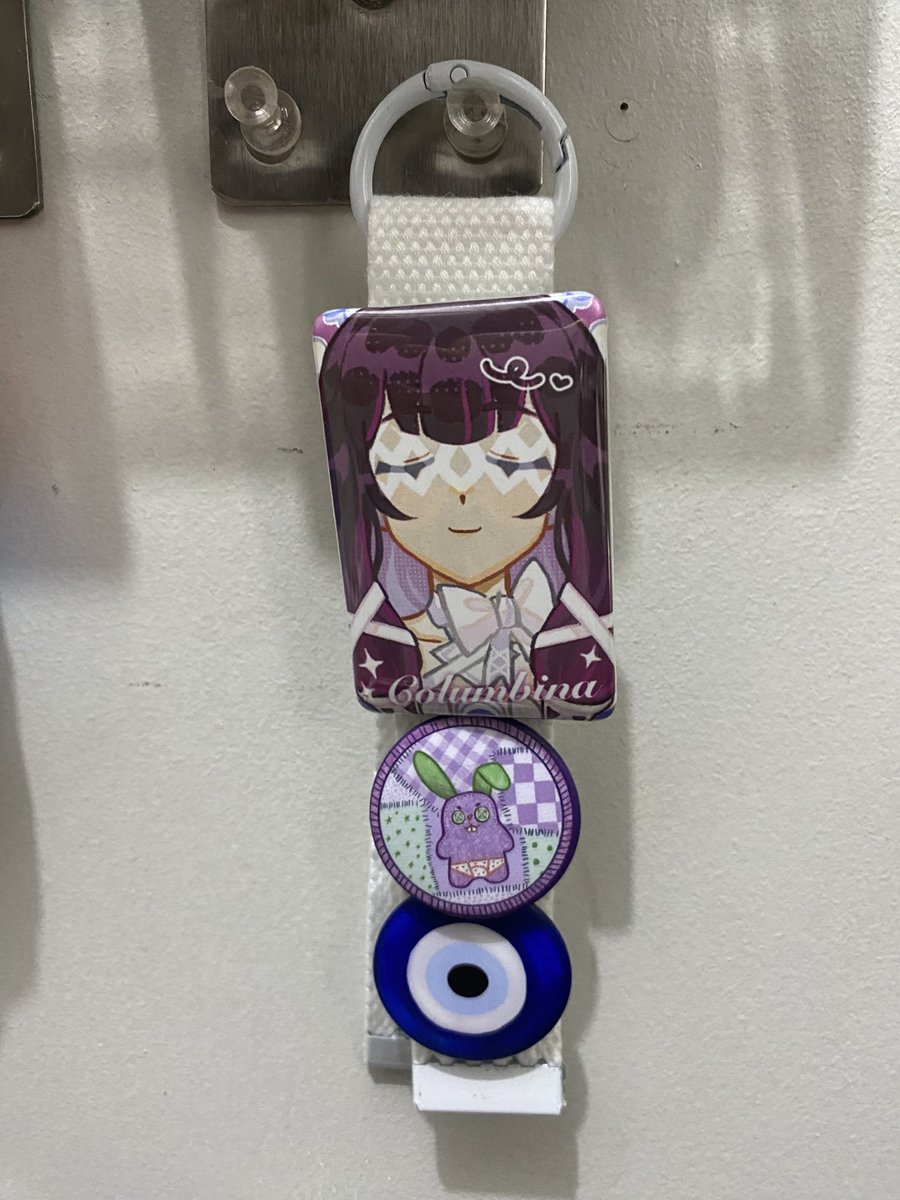 luvinjongs's tweet photo. also bought a pin holder cuz sometimes i can’t bring my ita bag !! its so useful i might buy a black one https://t.co/6BgDn0VTfT