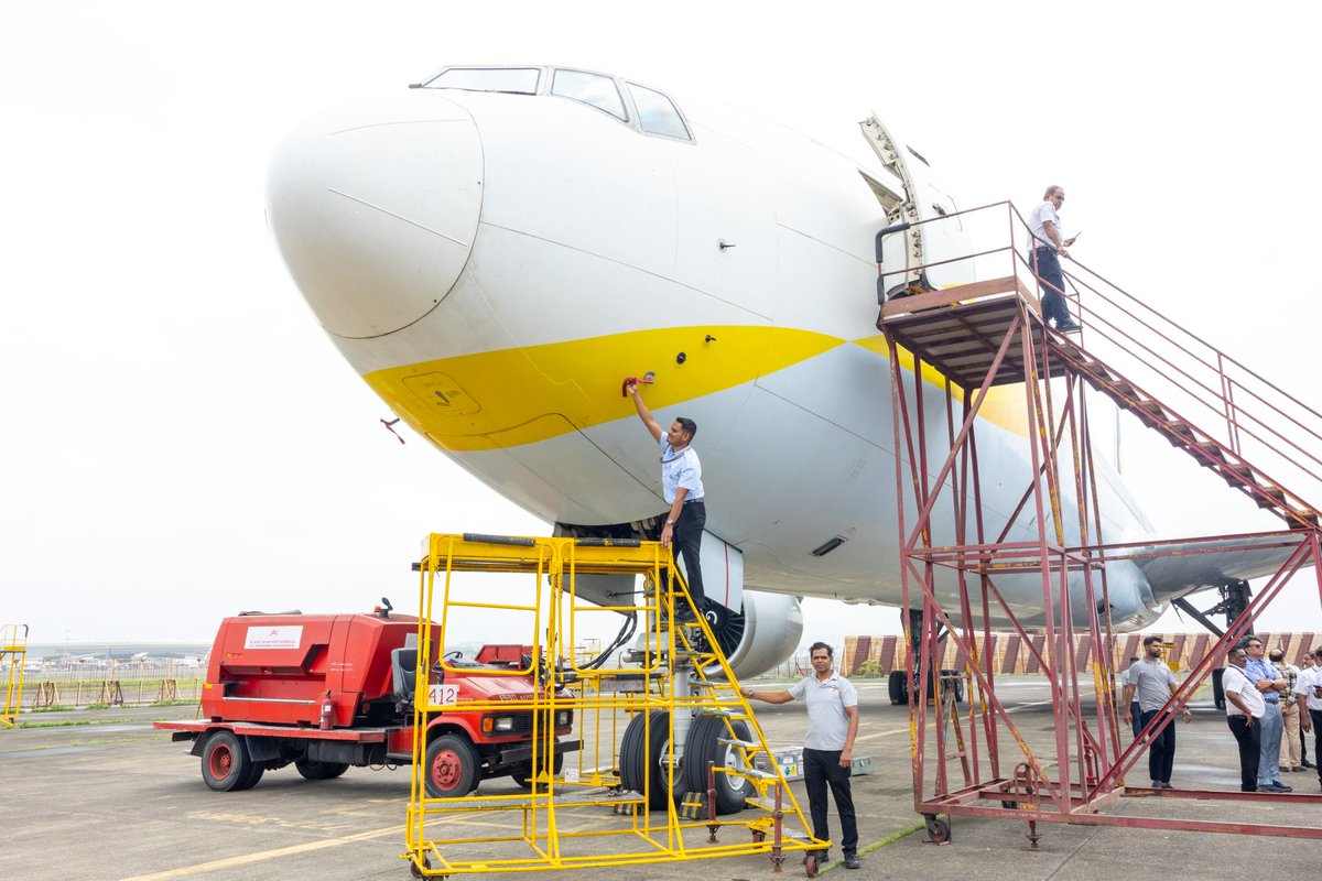 airplusnews's tweet photo. 🔴 Après 7 ans au sol, l’ex-Boeing 777-300ER de Jet Airways (VT-JEM, désormais 2-TJEM) a repris les airs !

Restauré par AIESL à Mumbai, il a décollé le 3 août 2026 vers Tel-Aviv pour être converti en cargo freighter par le Challenge Group.

Un exploit technique après une immobilisation depuis 2019.