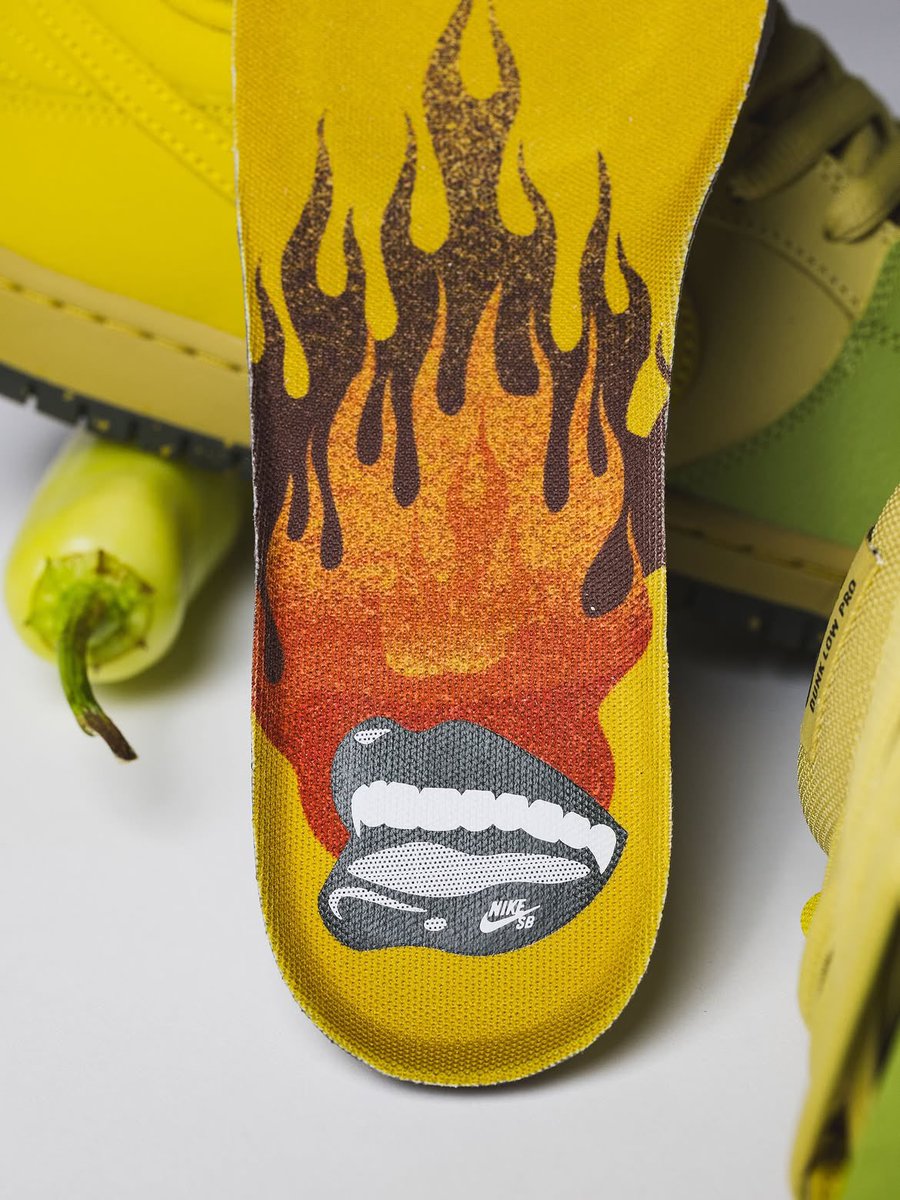 uppersnkrs's tweet photo. Une nouvelle Dunk SB inspirée des piments vient de drop ! 🌶️🔥

Lien affilié : https://t.co/Tba7NTYFv8 https://t.co/1NIUYCs3hT