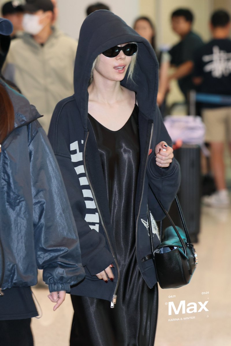 WINTERMAXX_'s tweet photo. 260804 ICN

#aespa #æspa #에스파 #エスパ
#ウィンター #WINTER #민정 #金旼炡 #윈터 #冬子 https://t.co/Laf6tfeOHd