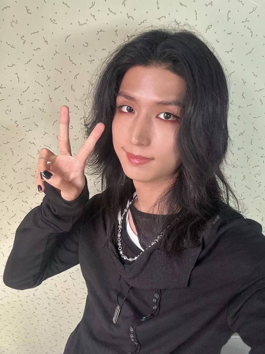 fromjubble's tweet photo. 260804 [💭] 5.15 PM

ah

selca

*📸

*📸

i took these https://t.co/nDSBjJjdFj