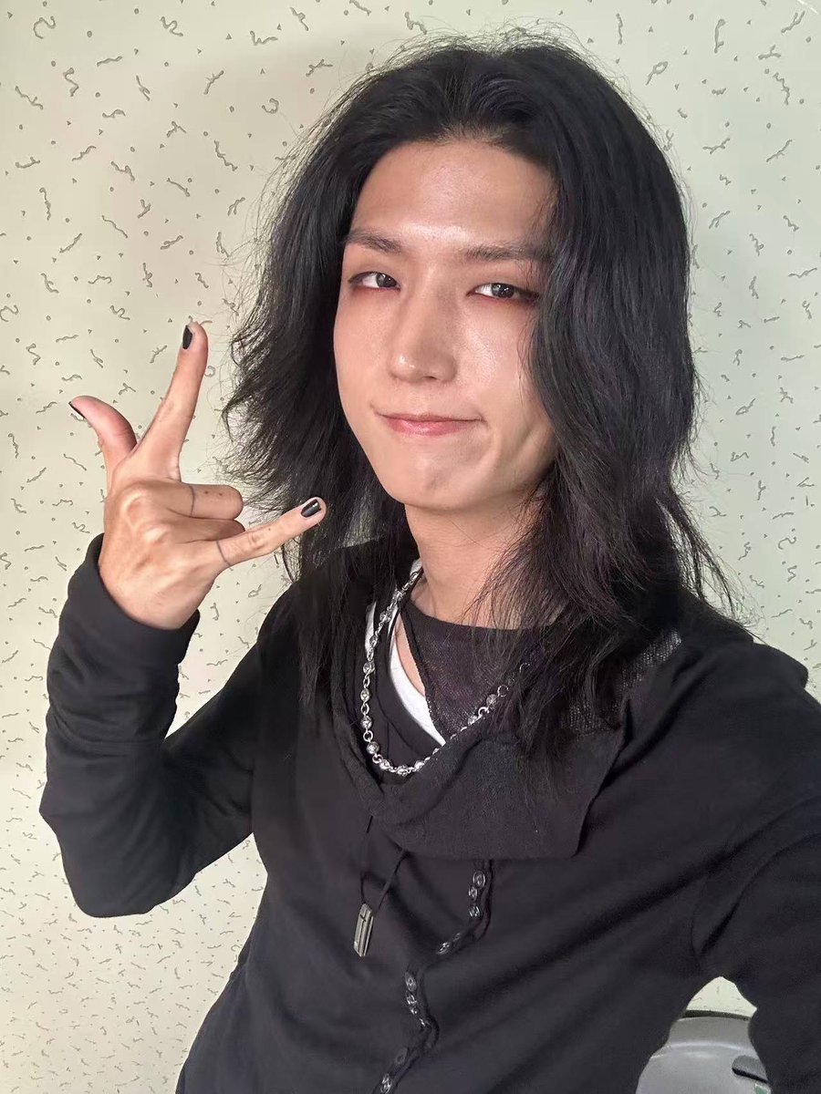 fromjubble's tweet photo. 260804 [💭] 5.15 PM

ah

selca

*📸

*📸

i took these https://t.co/nDSBjJjdFj
