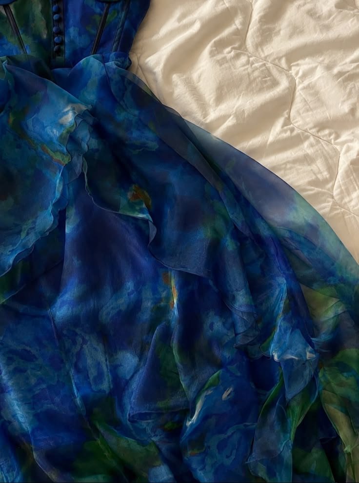 grace1bit's tweet photo. this dress >>> https://t.co/346uoMUjJJ