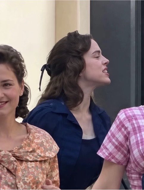 mirrorbilllie's tweet photo. she looks so fucking cute in these esther looks. shes literally a princess idc https://t.co/bHdlTojdd9