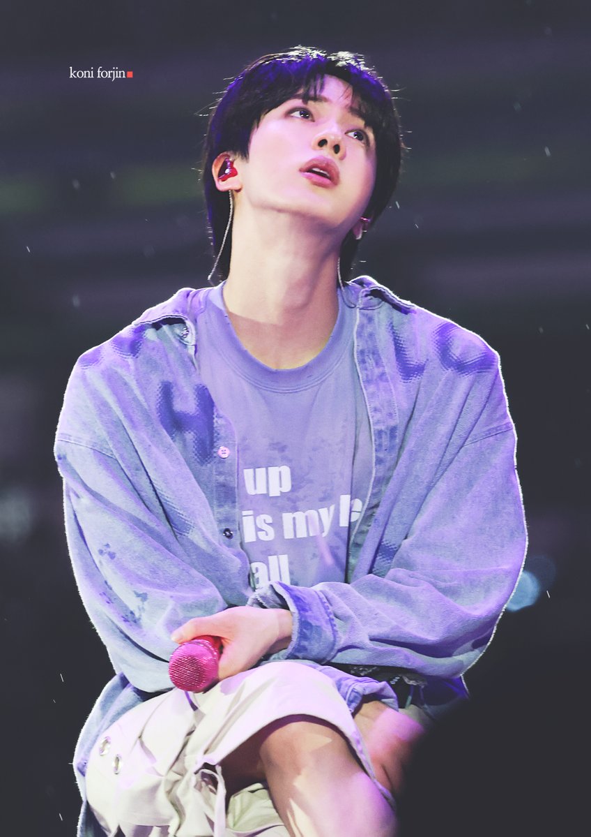 btsforever1207's tweet photo. 260802 BTS ARIRANG East Rutherford HD  

#BTS_WORLDTOUR_ARIRANG #방탄소년단진 #JIN #진 https://t.co/yvPUYUVYmz