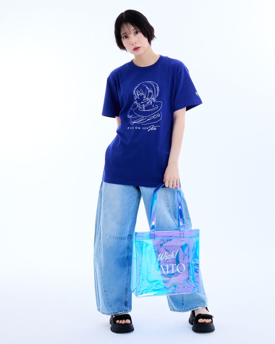 IncChord's tweet photo. KAITOコラボ商品販売中！

KAITOイメージのオーロラバッグや、イラストTシャツ、イメージアクセサリーなど爽やかなブルーのアイテム販売中！

https://t.co/p9Hg86Z8UP https://t.co/iTTeLQl6vX