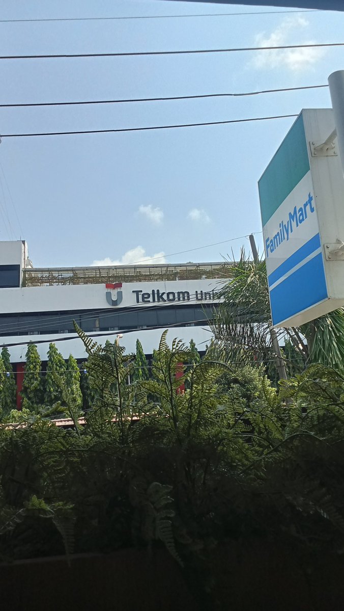 kuewenak's tweet photo. udah 3x kesini, enak aja gitu tempatnya dibanding fmi lainnya. ada yg tau ga ini dimana? #gaysurabaya https://t.co/79b35Ss79P