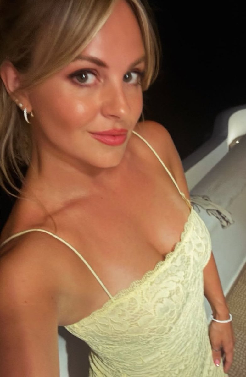 CelebFarm1's tweet photo. I'd like Tina O'brien to just stay on holiday forever. https://t.co/E4iptDPe7K