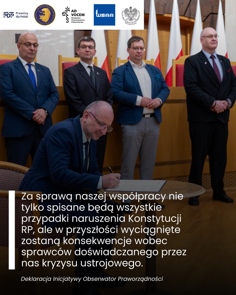 OrdoIuris's tweet photo. Jesteś sędzią, prokuratorem, adwokatem? Patrzysz na działania władzy z profesjonalnym sprzeciwem, a często z niesmakiem? Nie jesteś sam. 💪

Sygnatariusze wspólnej deklaracji środowisk prawniczych – Instytut Ordo Iuris, Stowarzyszenie @PRAWNICYdlaPOL, Ogólnopolskie Zrzeszenie @sedziowierp, Stowarzyszenie Prokuratorów Ad Vocem, @WSAA1997 i Fundacja Instytut Sprawiedliwości – kierują jasne zaproszenie do wszystkich prawników, którzy pragną służyć Ojczyźnie praworządnej:

„Zwracamy się do tych sędziów, adwokatów, prokuratorów, radców prawnych i komorników oraz notariuszy, którzy pragną służyć Ojczyźnie praworządnej, w której równość wobec prawa, sprawiedliwość i godność ludzka znajdują stosowną ochronę prawną. Jest dla Was miejsce wśród nas."

Sygnatariusze nie mają złudzeń – odpowiedzią będzie atak grup interesu i wrogie działania aparatu państwowego. Ale właśnie dlatego głos prawników wiernych Konstytucji musi wybrzmieć razem. ⚖️

Poznaj deklarację i inicjatywę Obserwator Praworządności: https://t.co/SJp4MBuLZW