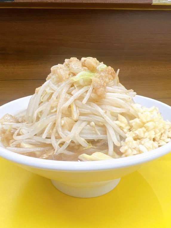 buta1_toda's tweet photo. 本日18時より営業致します
翌2時まで【l.o.20分前】

全メニューしっかりご用意しております！

８月限定『ガッツリ冷やし中華』
暑い日にピッタリな商品です！

スープ抜群に仕上がってます！
バラブタおすすめです！
1枚追加200円から！

本日もよろしくお願い致します https://t.co/YW2hkD2V34