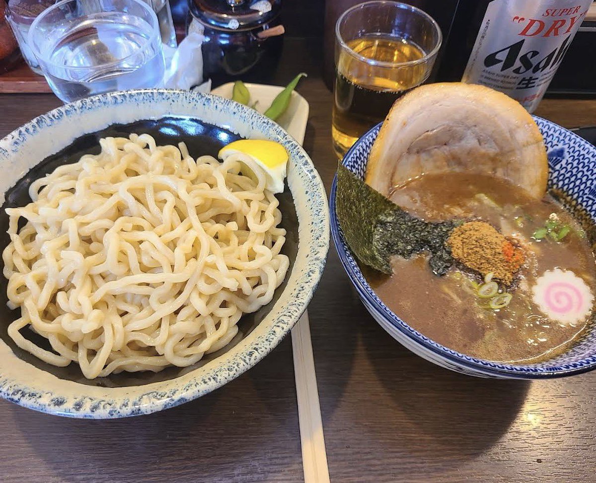 FEe3rl's tweet photo. まるぶしのつけ麺食べたすぎる
通って10年近く経つけど大阪で1番美味いつけ麺 https://t.co/pdc8plDz28