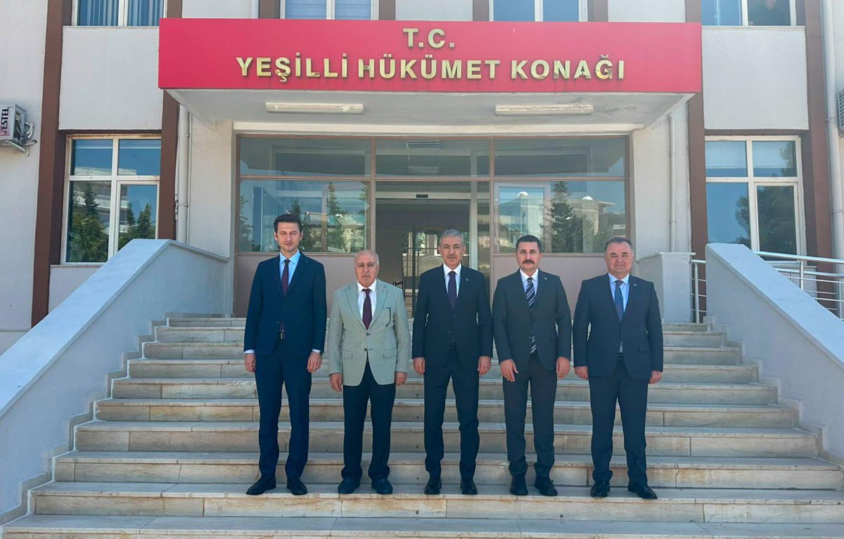 Mardin_Valiligi's tweet photo. 📌Yeşilli | Hükûmet Konağı

Valimiz Sayın @tuncay_akkoyun ;
Vali Yardımcısı Burak Çimşir, Mardin Büyükşehir Belediyesi Genel Sekreteri Kemalettin Sakin ile Yeşilli Belediye Başkanı Hayrettin Demir, 17 Haziran 2026 tarihinde Resmî Gazetede yayımlanan Cumhurbaşkanlığı Mülki İdare Amirleri Atama Kararnamesi ile,
➡️ Yeşilli Kaymakamı olarak atanan İlyas Öztürk’ü ziyaret ettiler.

Sayın Valimiz, Sayın Kaymakamımıza görevinde başarılar diledi.

@iletisim 
@TC_icisleri