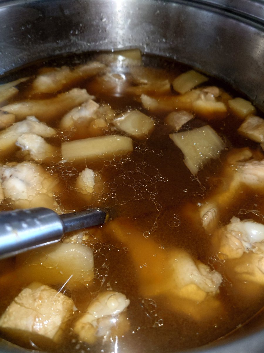 Goodbye_Lilac's tweet photo. 今日も好き！！
鶏の手元のさっぱり煮！！

8時くらいには味がしみていると思うのですが、たまごはひとり二つの制限があります。
私の分食べていいよ https://t.co/8991i0CY4z